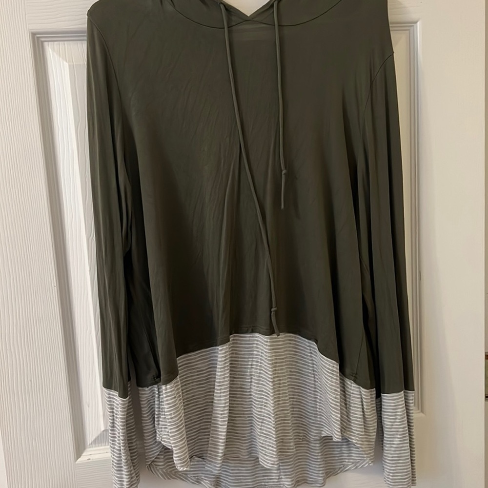 Young contemporary style casual top
